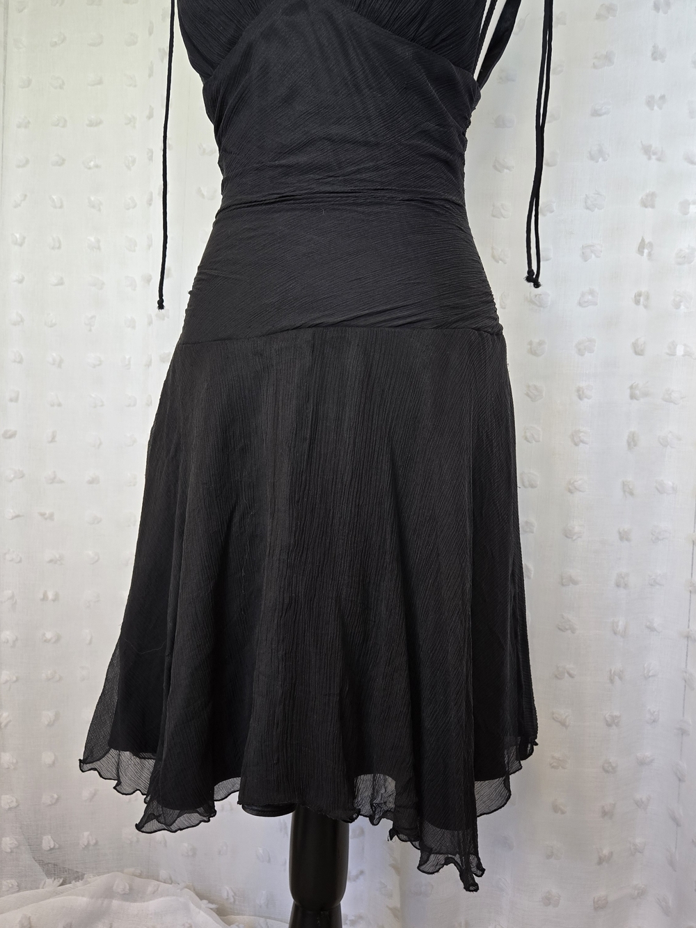 Y2K Express Classic Black V-Neck Women's Dress - Picture 3 of 7